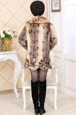 新款中老年女裝冬裝仿貂毛皮草大衣——保暖時(shí)尚的媽媽裝大碼外套